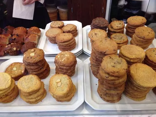 Aroma Bakery & Cafe