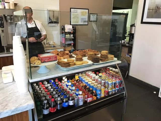 Aroma Bakery & Cafe
