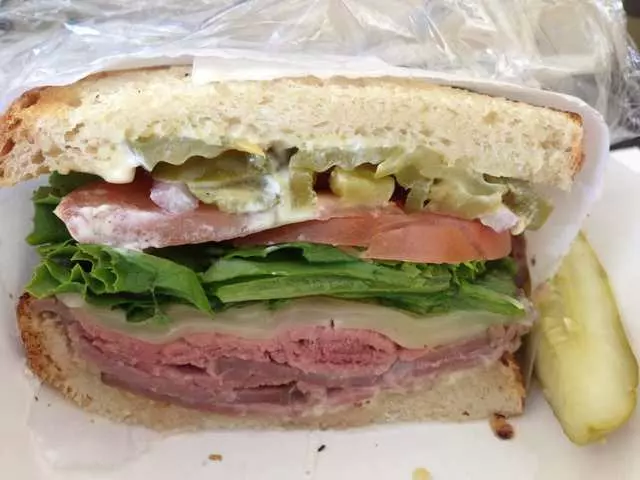 Aroma Bakery & Cafe