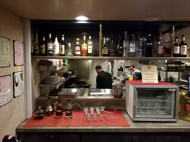 150 Bistro Restaurant Bar & Grill