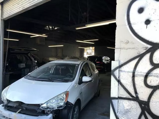 Auto World Body & Frame