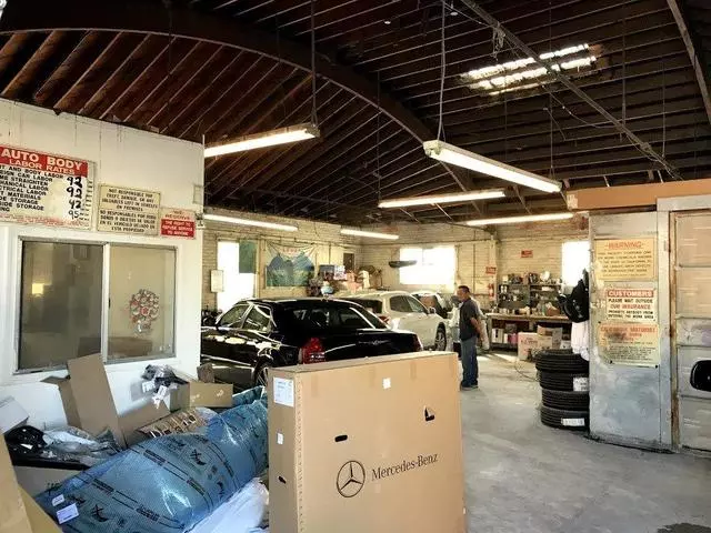 Auto World Body & Frame