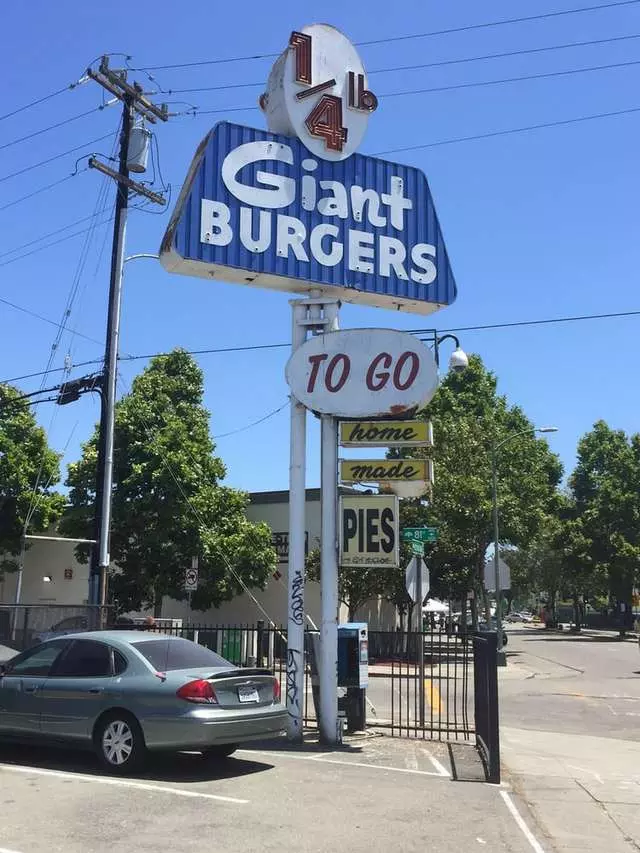 1/4 LB Giant Burger
