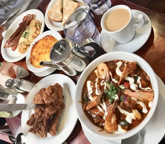 Aunt Mary’s Café