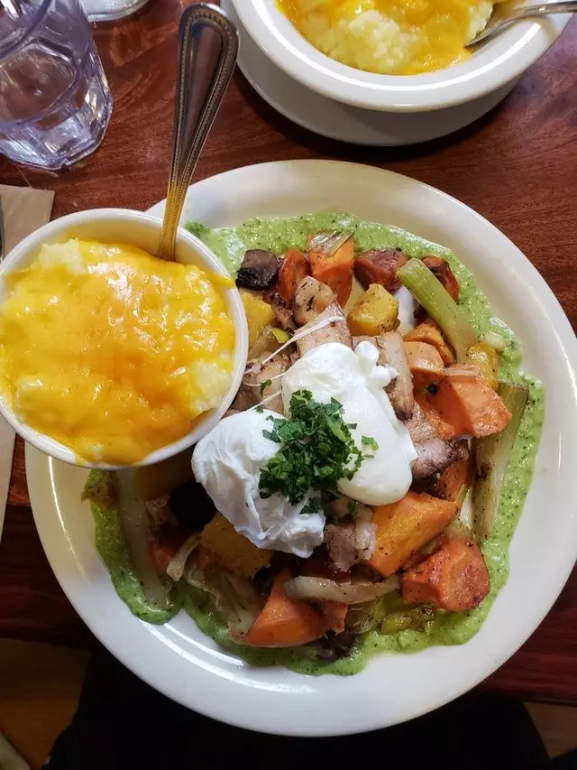 Aunt Mary’s Café