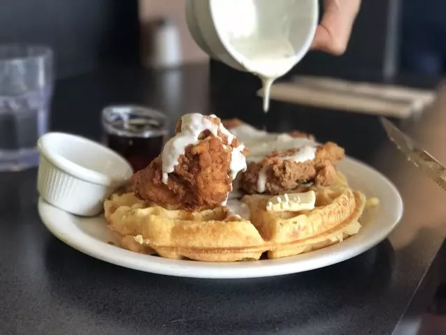 Aunt Mary’s Café