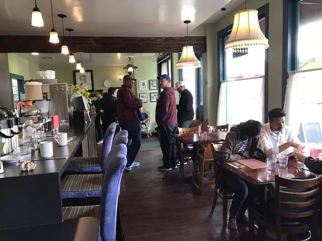 Aunt Mary’s Café