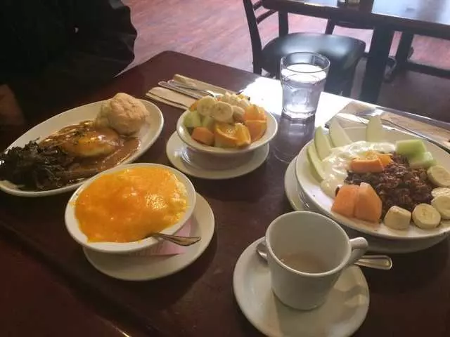 Aunt Mary’s Café