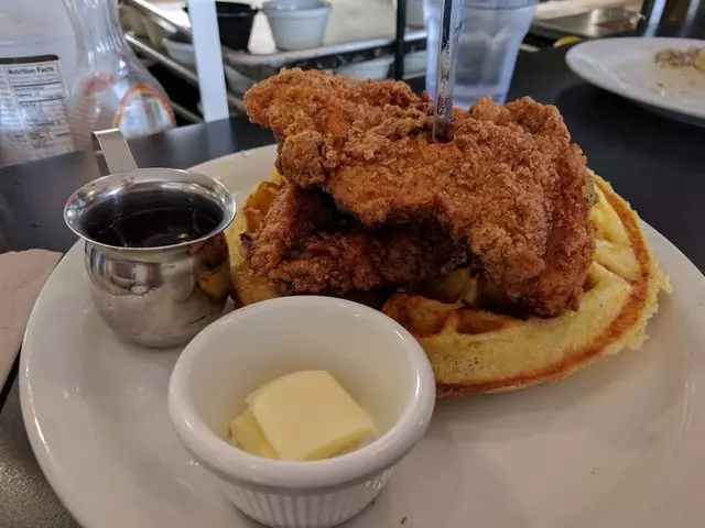Aunt Mary’s Café