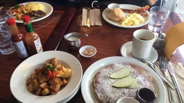 Aunt Mary’s Café