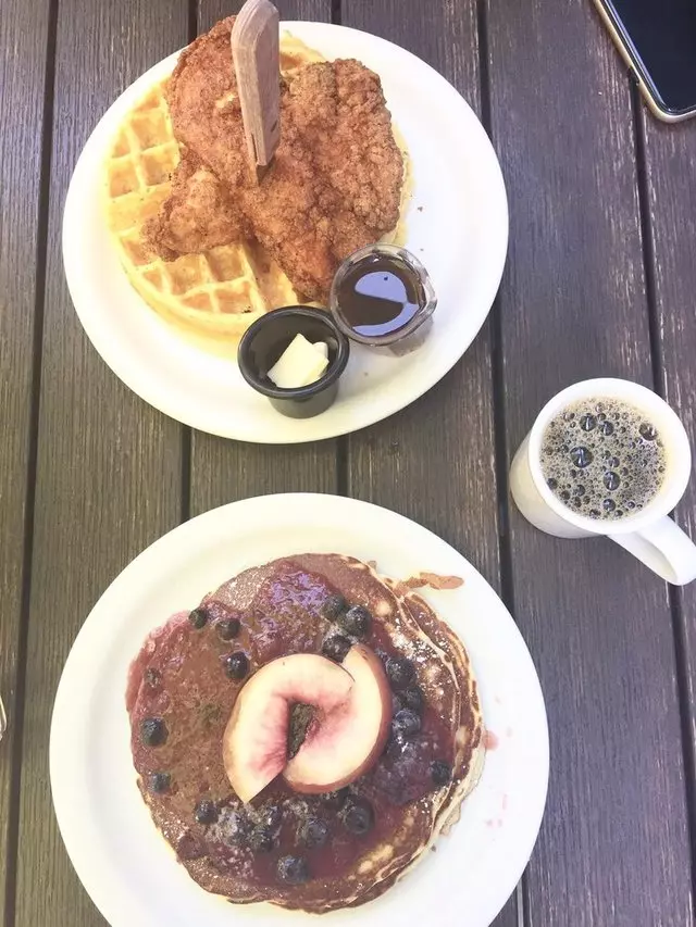 Aunt Mary’s Café