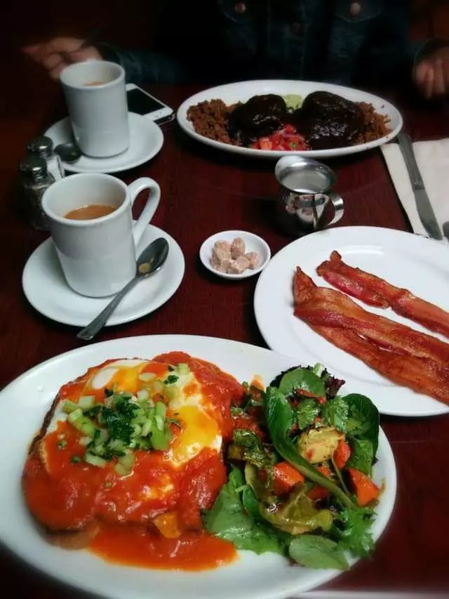 Aunt Mary’s Café