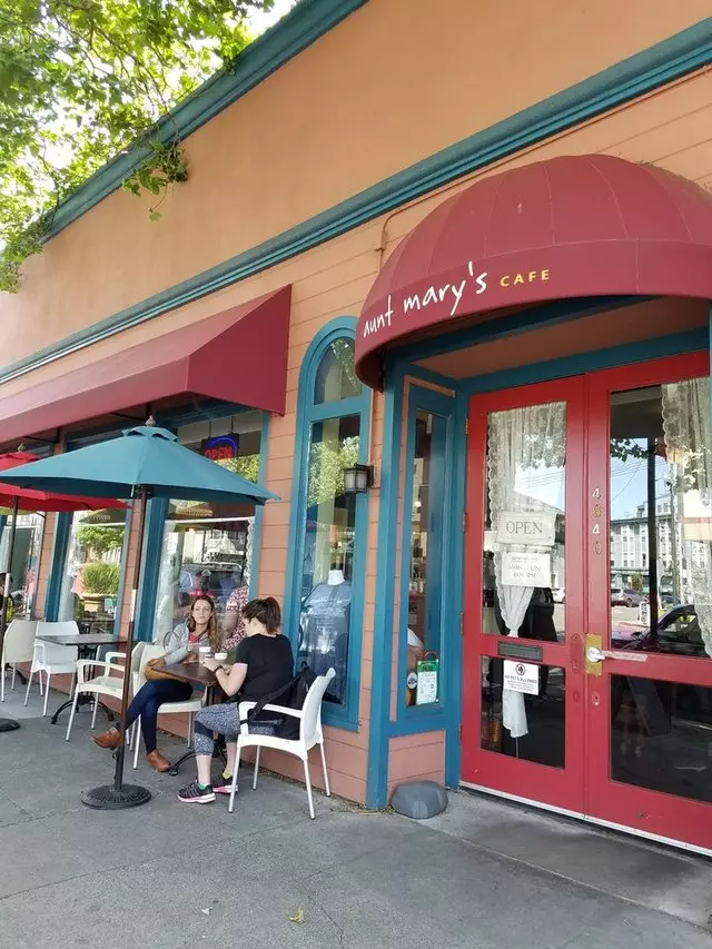 Aunt Mary’s Café