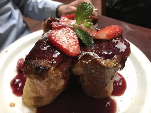 Aunt Mary’s Café
