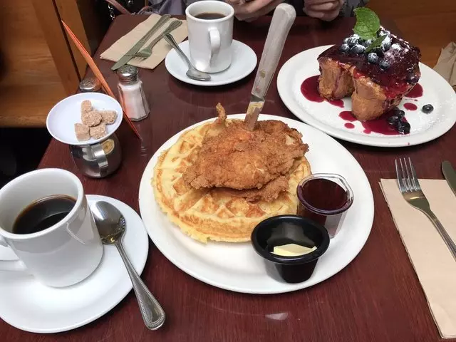 Aunt Mary’s Café