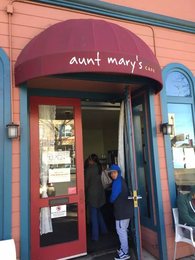 Aunt Mary’s Café