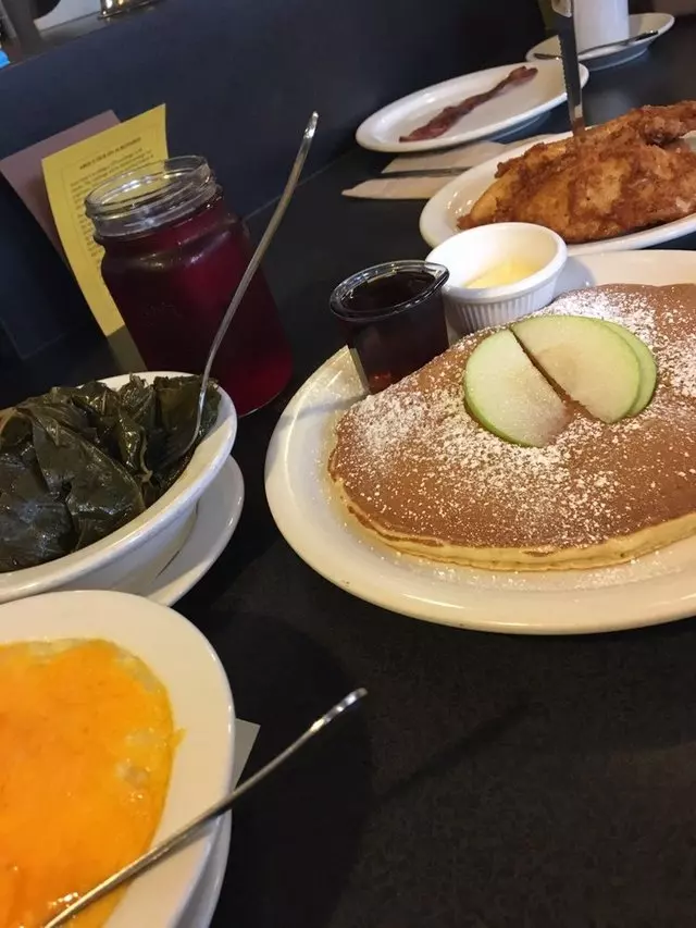 Aunt Mary’s Café