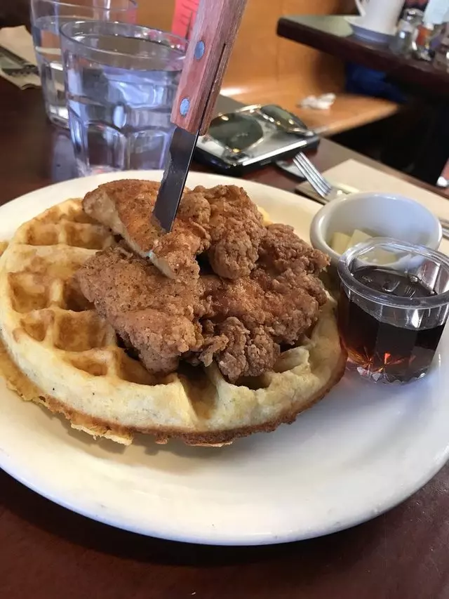Aunt Mary’s Café