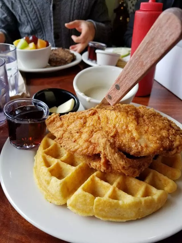 Aunt Mary’s Café