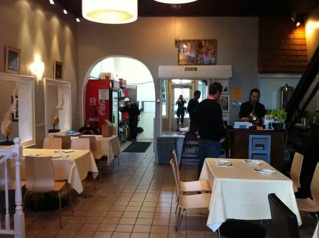 3 Seasons Thai Bistro