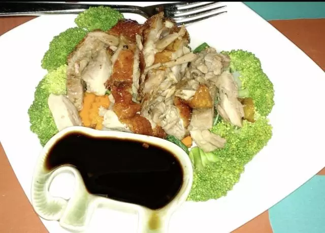 3 Seasons Thai Bistro