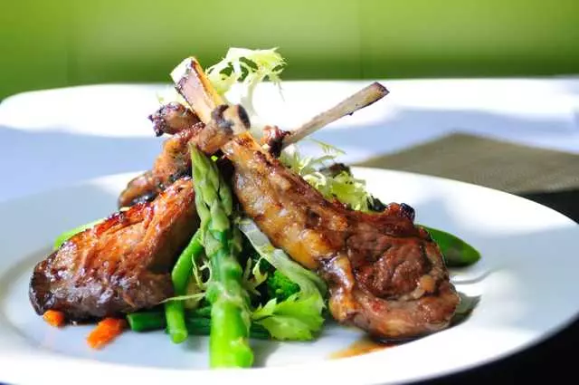 3 Seasons Thai Bistro