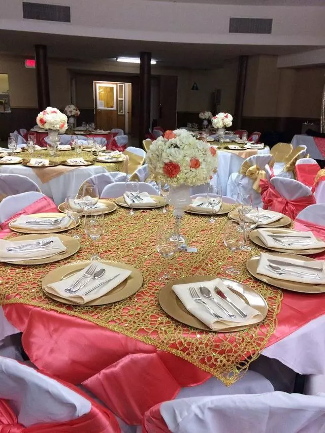 Alma’s Bridal & Flowers