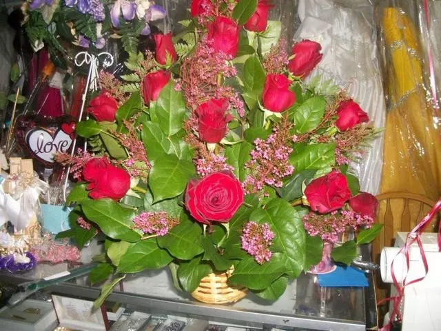 Alma’s Bridal & Flowers