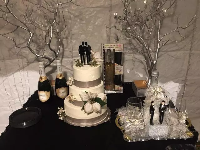 Alma’s Bridal & Flowers