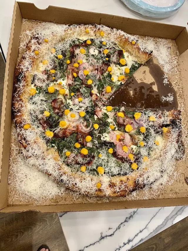 June&apos;s Pizza