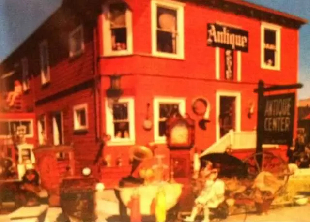 Antique Center